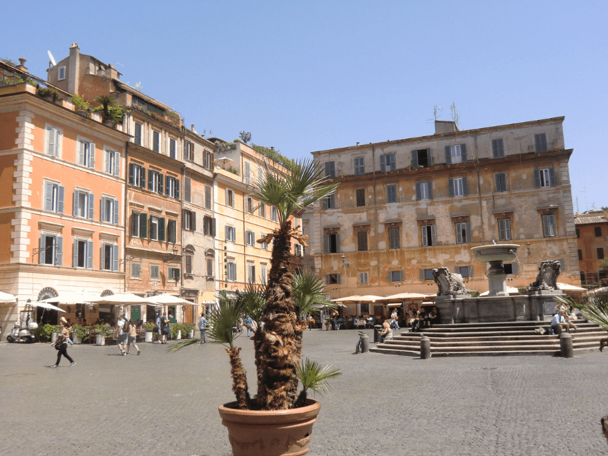 Plaza Trastevere