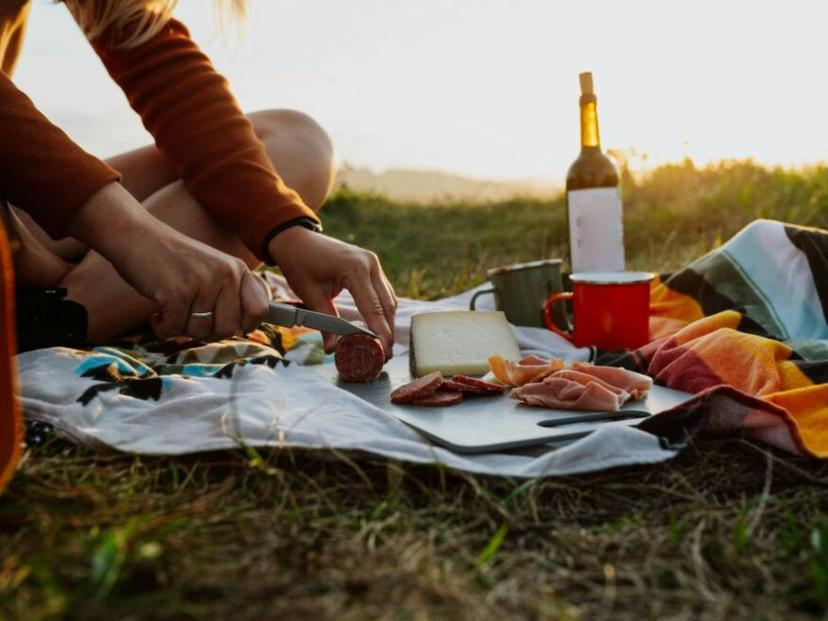 picnic-stop-alongside-the-appian-way picnic stop alongside the appian way