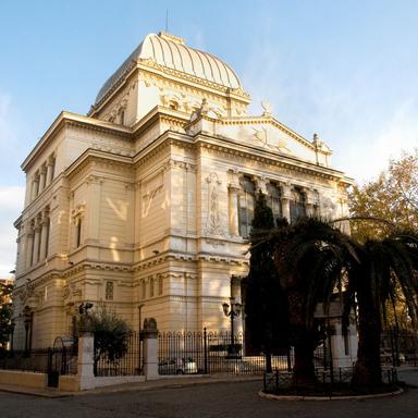 Great Synagogue in the Jewish Ghetto Rome – Historic Jewish Landmark The Great Synagogue of Rome rising above the Jewish Ghetto, a symbol of the community’s history and resilience.