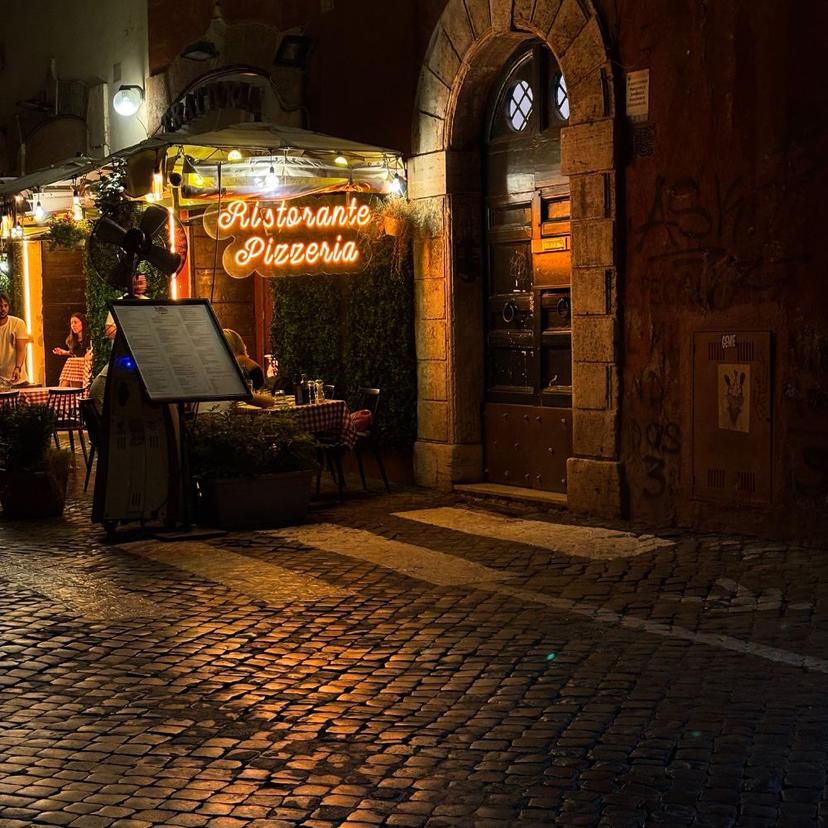 local-trattoria-for-dinner-in-rome-during-monti-food-tour