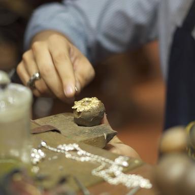 Hands Craftmanship in Florence Hands craftmanship in florence during Walks Inside Rome Tour